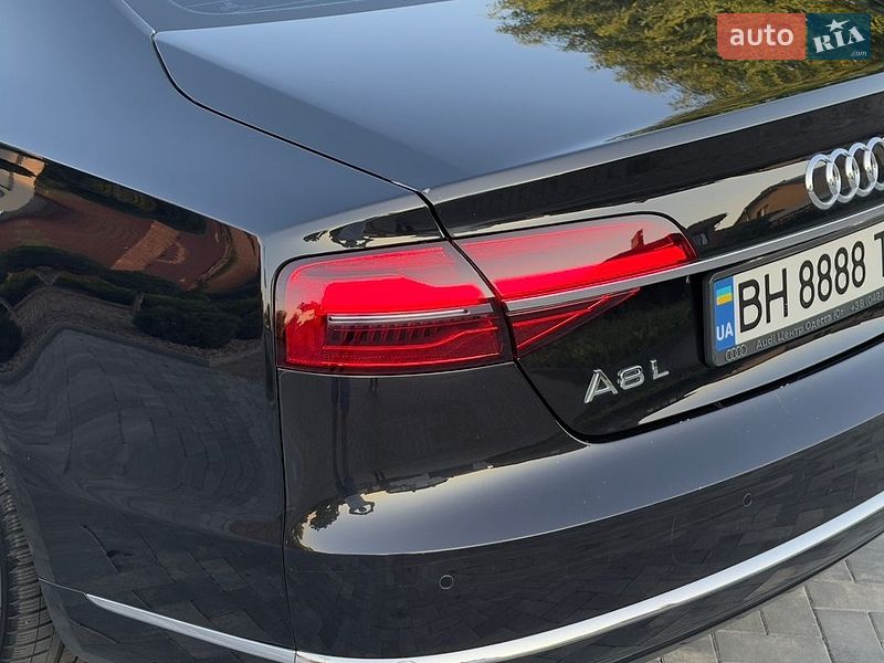 Седан Audi A8 2014 в Одесі