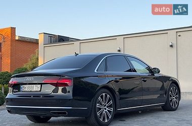 Седан Audi A8 2014 в Одесі
