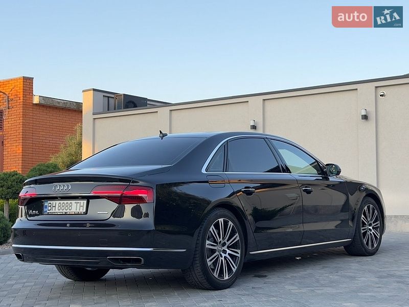 Седан Audi A8 2014 в Одесі