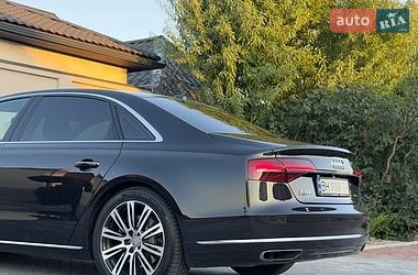 Седан Audi A8 2014 в Одесі