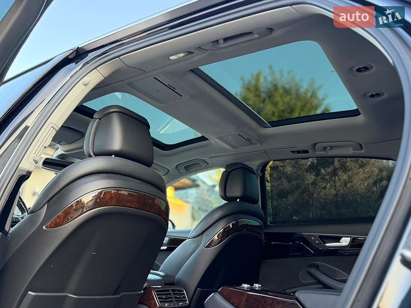 Седан Audi A8 2014 в Одесі