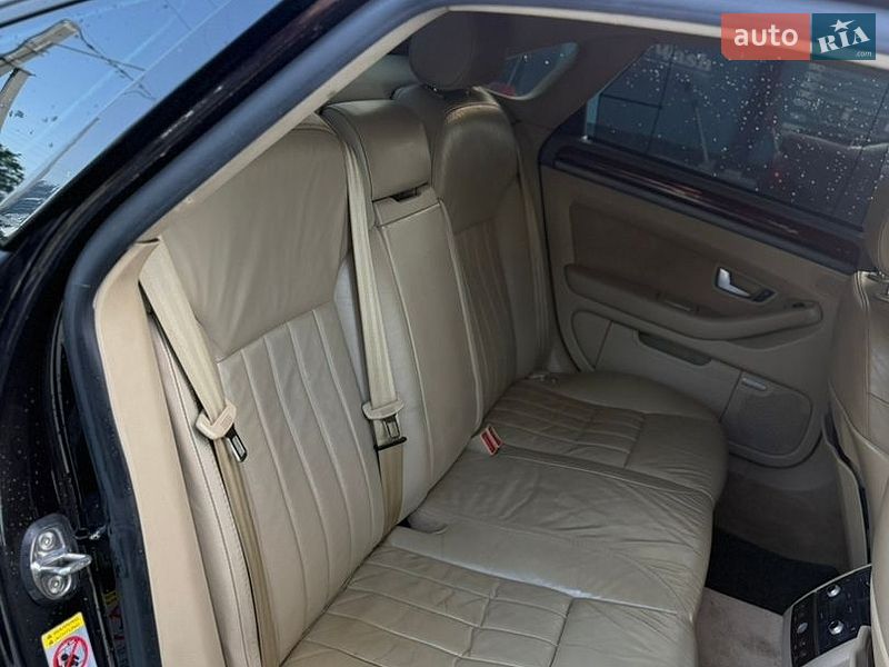 Седан Audi A8 2005 в Львові