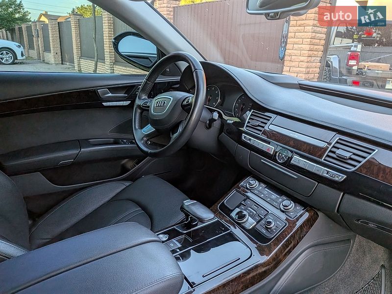 Седан Audi A8 2014 в Борисполі
