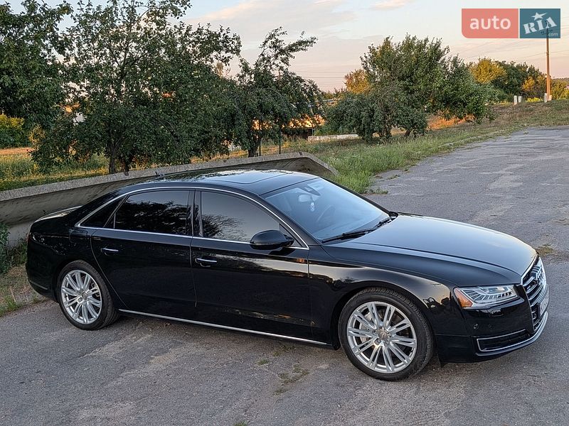 Седан Audi A8 2014 в Борисполі