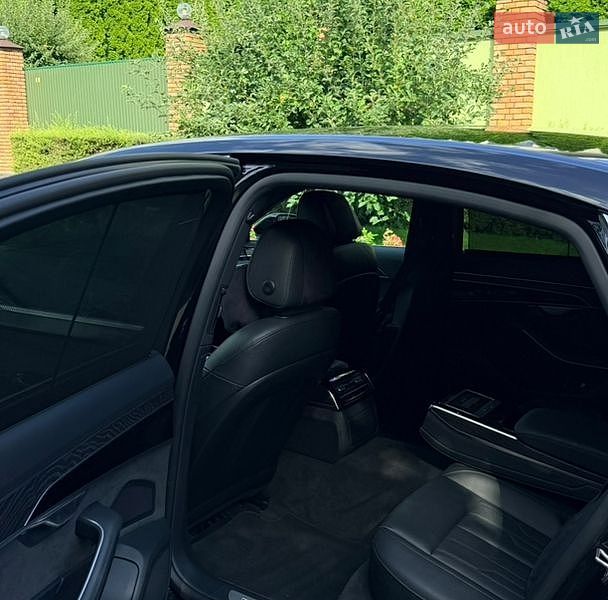 Седан Audi A8 2021 в Києві