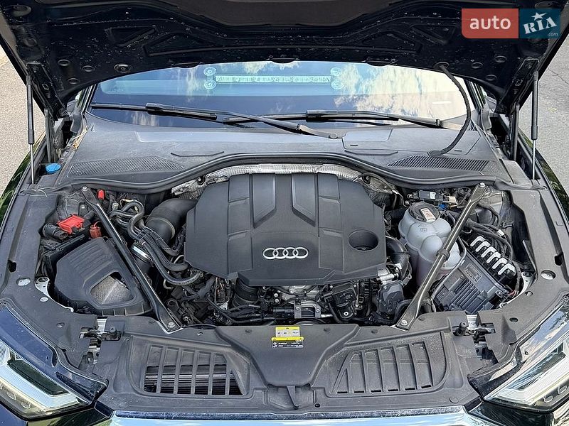 Седан Audi A8 2021 в Києві