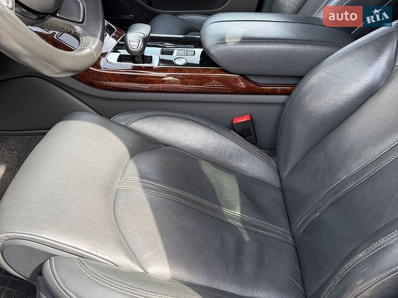 Седан Audi A8 2011 в Дніпрі