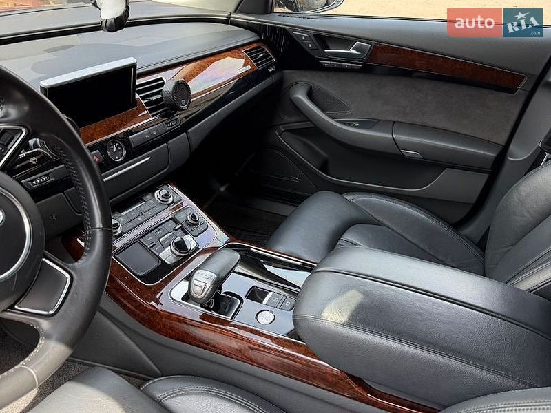 Седан Audi A8 2011 в Дніпрі