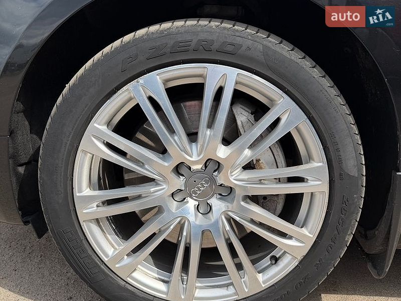 Седан Audi A8 2011 в Дніпрі