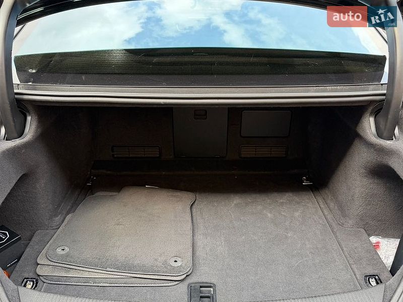 Седан Audi A8 2011 в Дніпрі