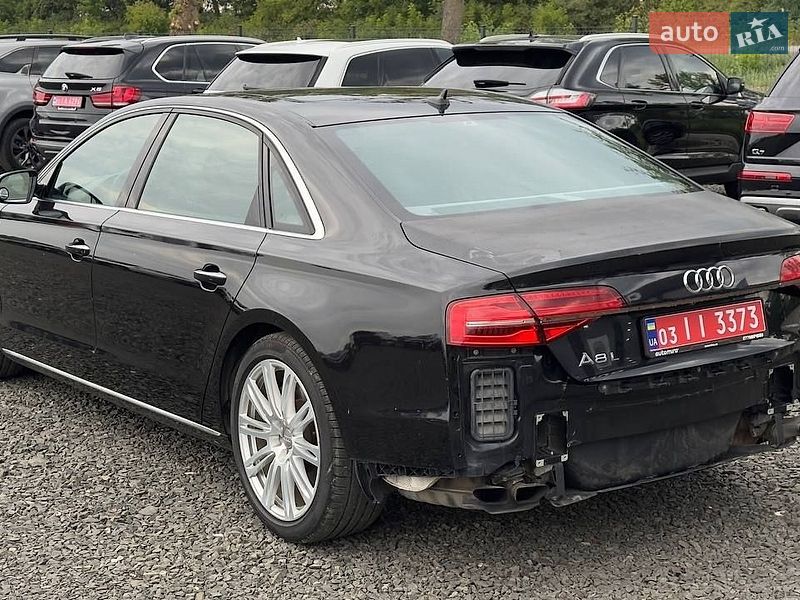 Седан Audi A8 2014 в Луцке