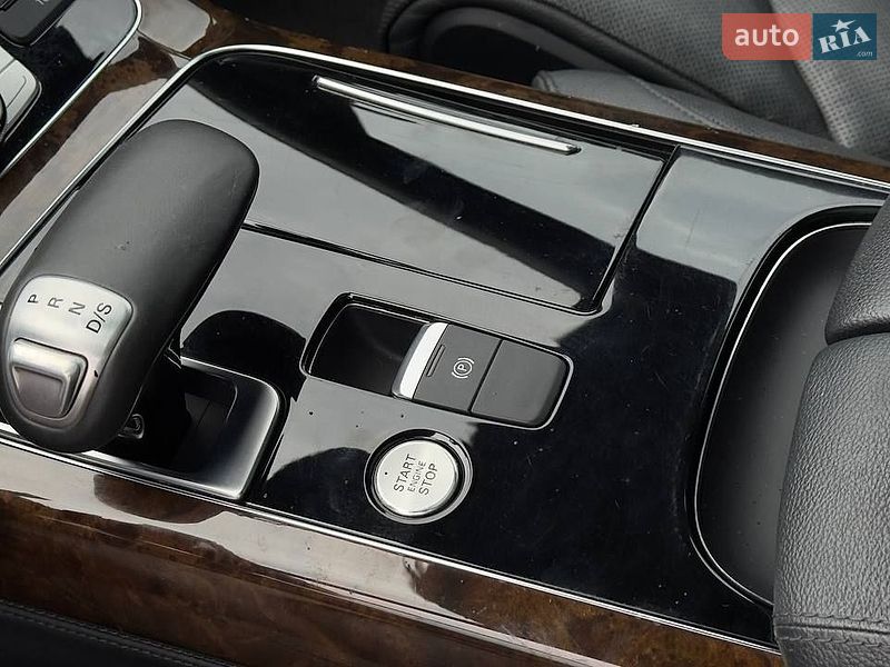 Седан Audi A8 2014 в Луцке