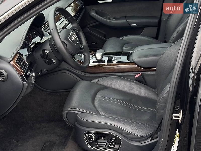 Седан Audi A8 2014 в Луцке
