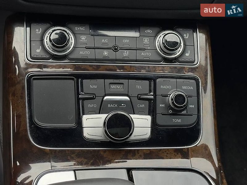 Седан Audi A8 2014 в Луцке