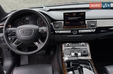 Седан Audi A8 2014 в Луцке