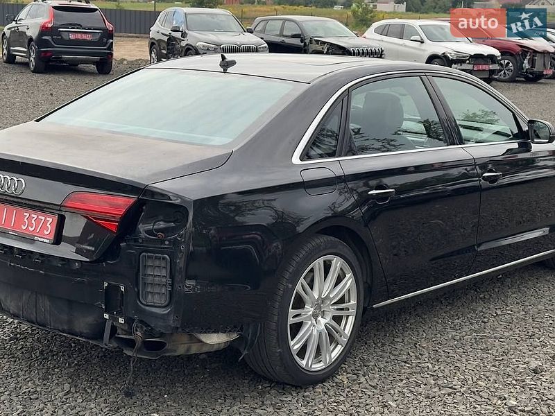 Седан Audi A8 2014 в Луцке