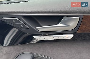 Седан Audi A8 2014 в Луцке