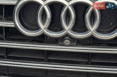 Седан Audi A8 2014 в Луцке
