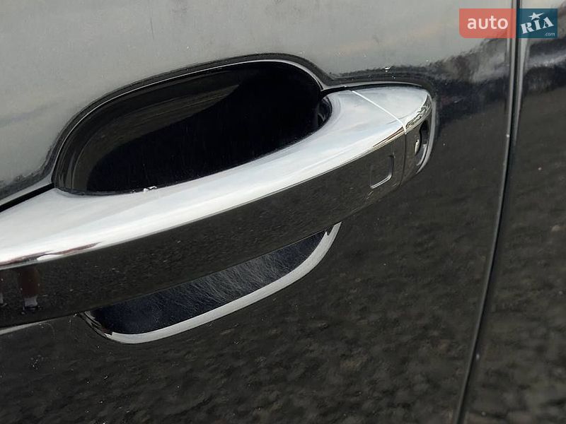 Седан Audi A8 2014 в Луцке