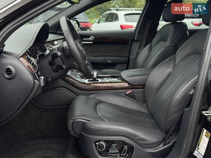 Седан Audi A8 2014 в Луцке