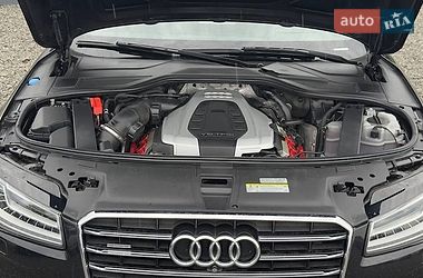 Седан Audi A8 2014 в Луцке