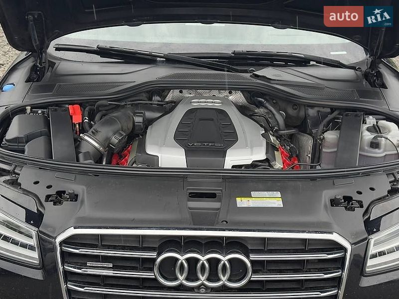 Седан Audi A8 2014 в Луцке
