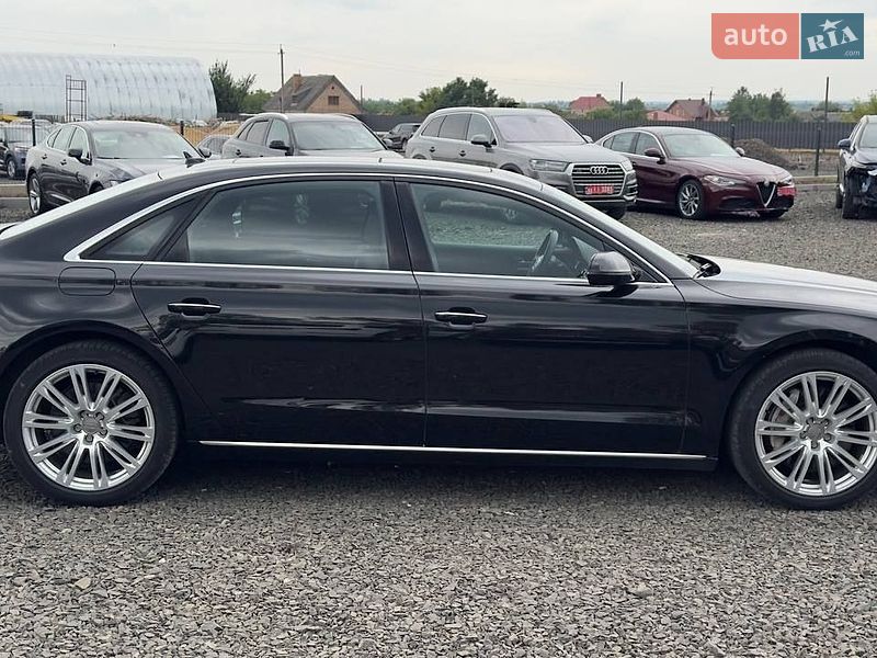 Седан Audi A8 2014 в Луцке