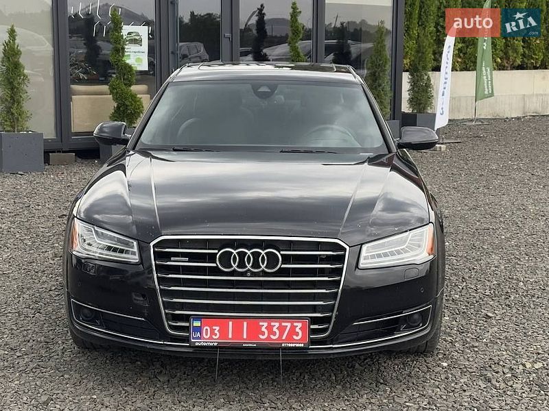 Седан Audi A8 2014 в Луцке
