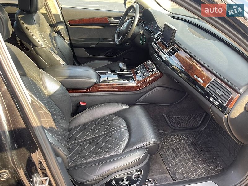 Седан Audi A8 2013 в Києві