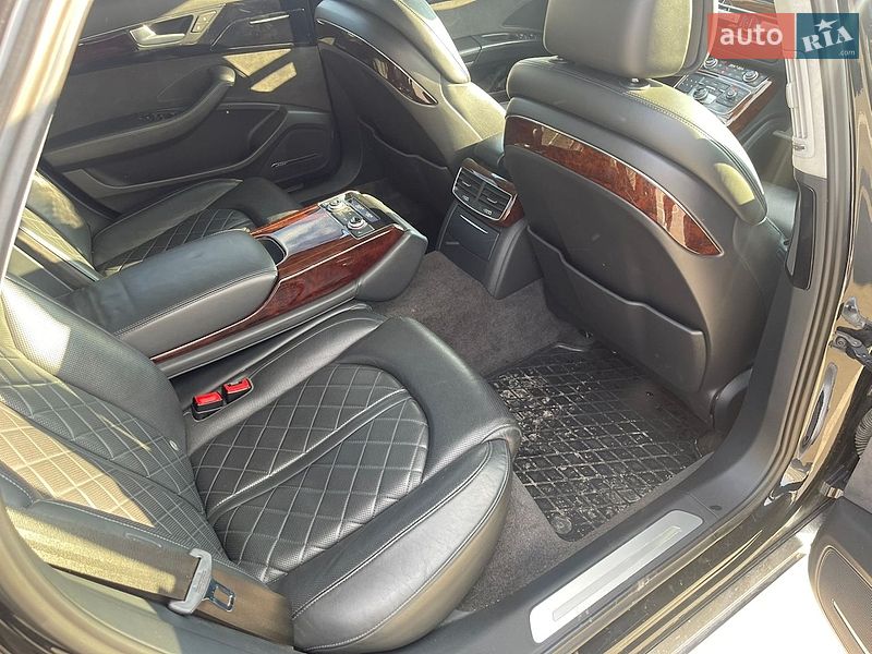Седан Audi A8 2013 в Киеве