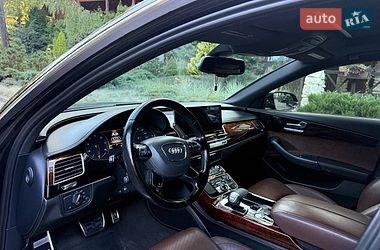 Седан Audi A8 2012 в Львові