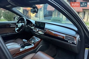 Седан Audi A8 2012 в Львові