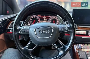 Седан Audi A8 2012 в Львові