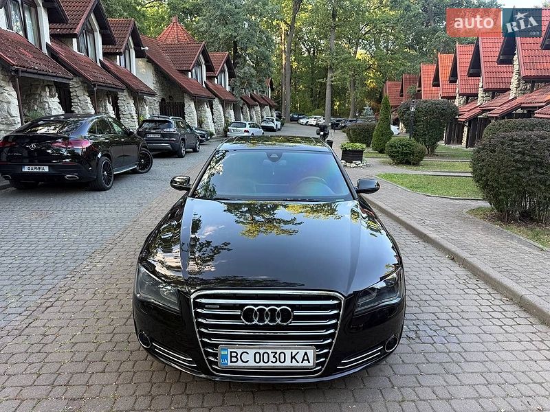 Седан Audi A8 2012 в Львові