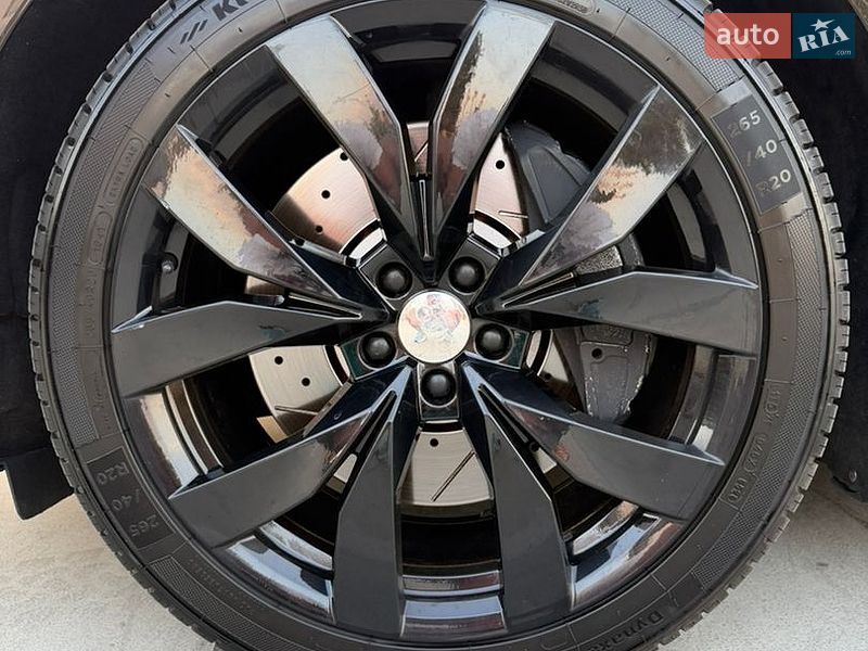 Седан Audi A8 2015 в Киеве