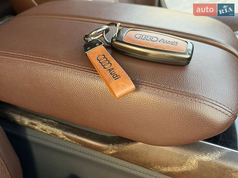 Седан Audi A8 2015 в Киеве