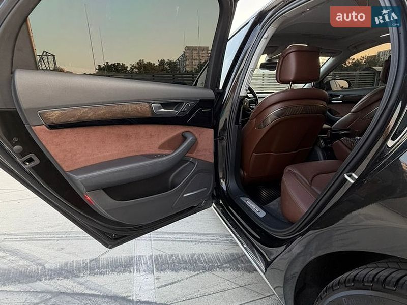 Седан Audi A8 2015 в Киеве
