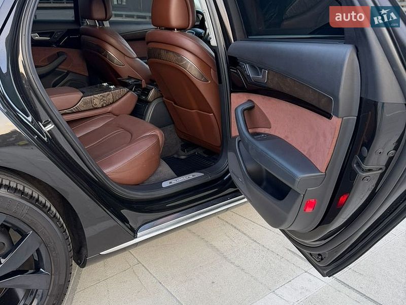 Седан Audi A8 2015 в Киеве