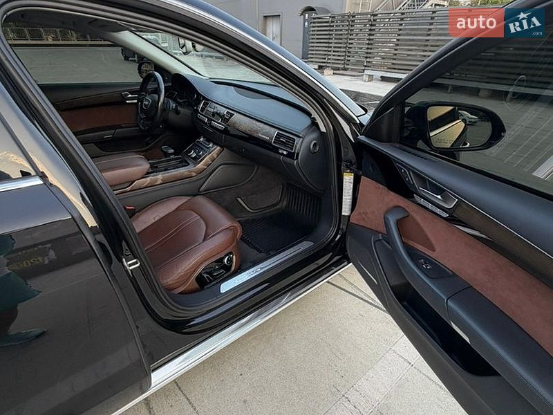 Седан Audi A8 2015 в Киеве
