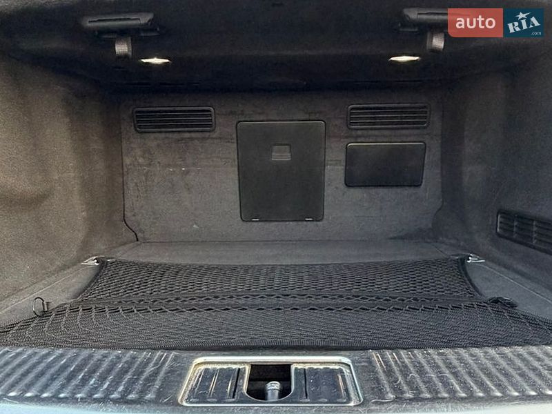 Седан Audi A8 2015 в Киеве