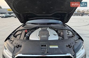 Седан Audi A8 2015 в Киеве