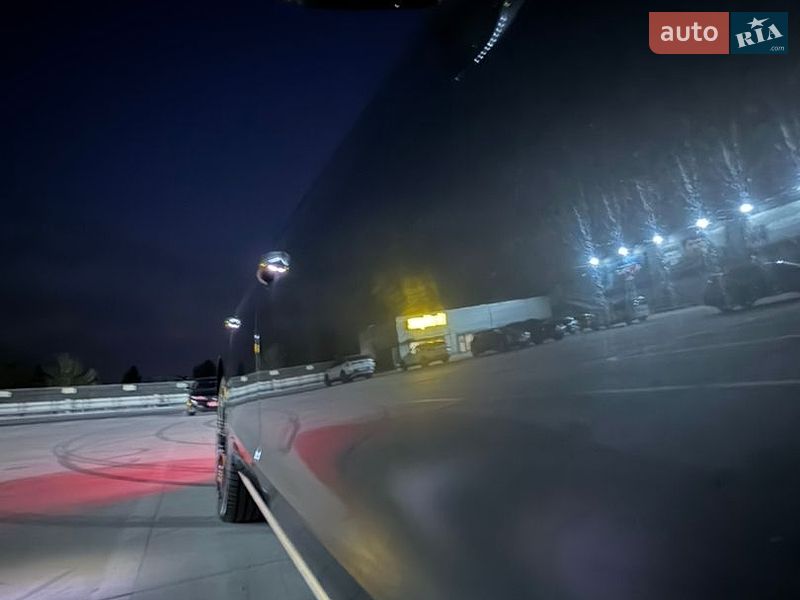 Седан Audi A8 2015 в Киеве