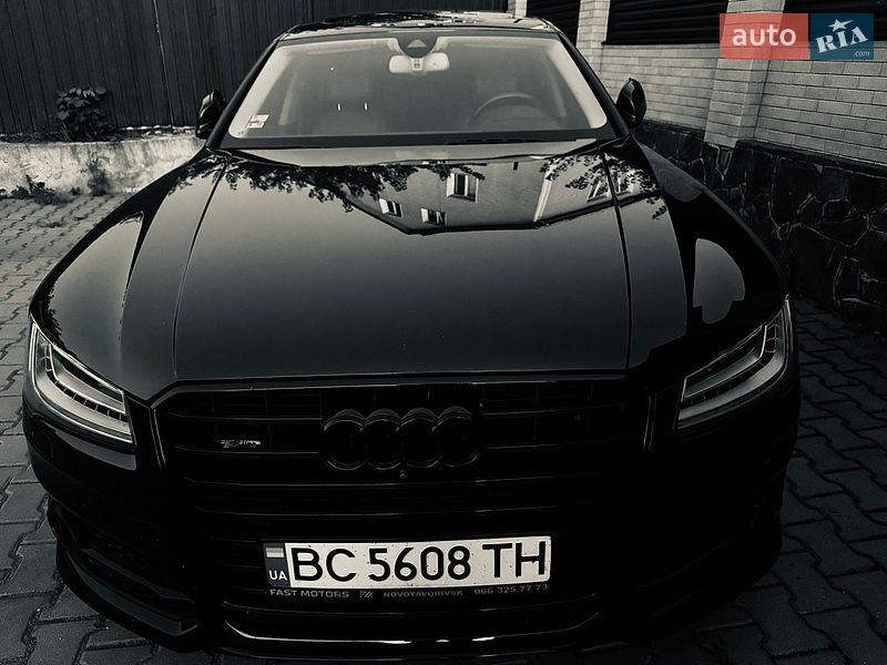 Седан Audi A8 2017 в Хмельницком