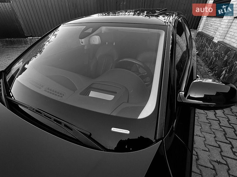 Седан Audi A8 2017 в Хмельницком
