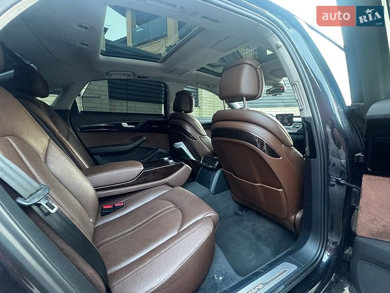 Седан Audi A8 2017 в Хмельницком