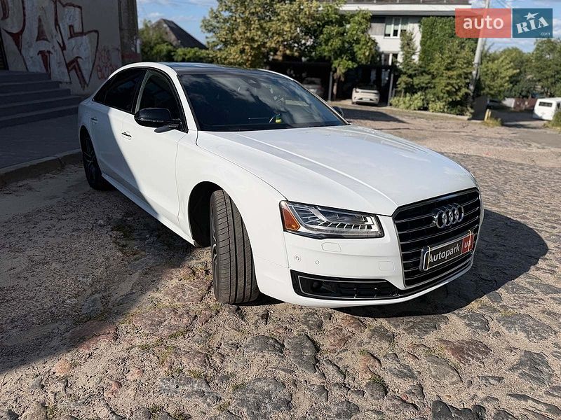 Седан Audi A8 2016 в Києві
