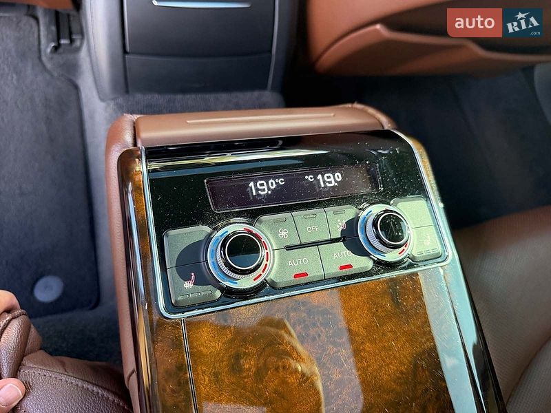 Седан Audi A8 2016 в Києві