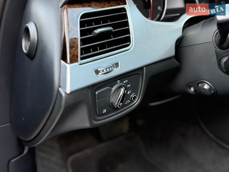 Седан Audi A8 2012 в Тернополі