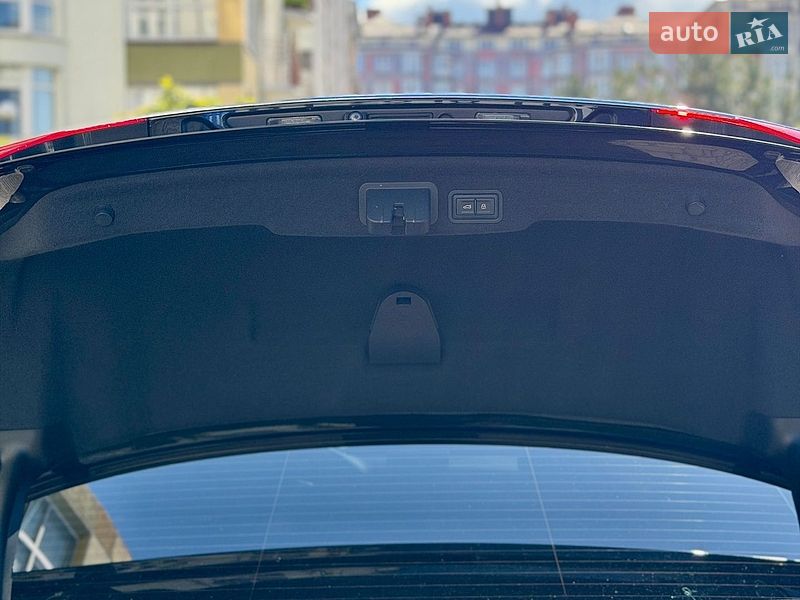 Седан Audi A8 2014 в Івано-Франківську