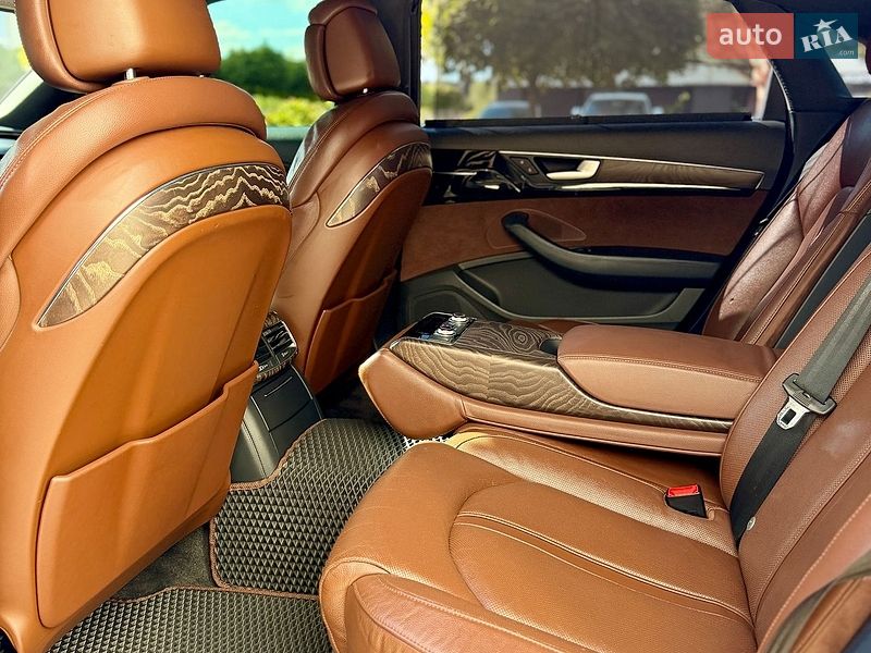 Седан Audi A8 2014 в Івано-Франківську